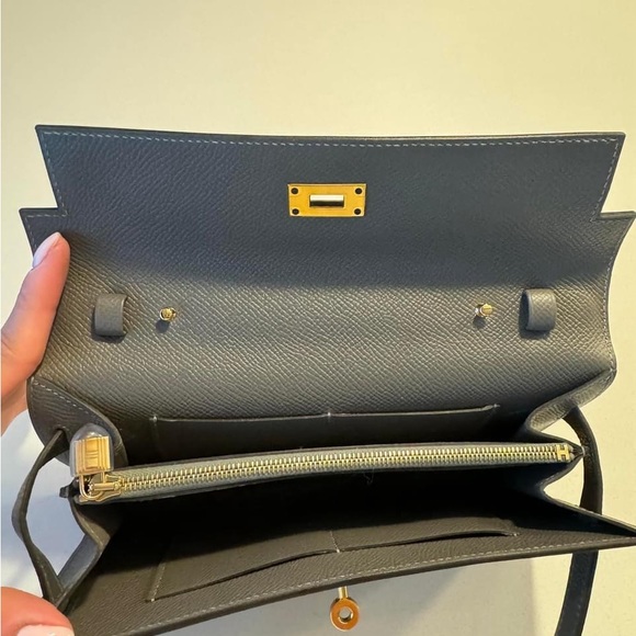 SOLD! Hermes Kelly To Go, Unused. Full set. Gris Meyer Gold Hardware. - Picture 4 of 12